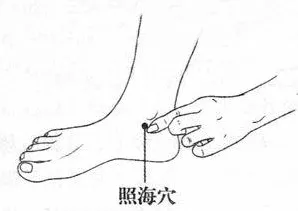 重心偏向脚跟导致发力分散？调整脚掌前部可增加上浮时间